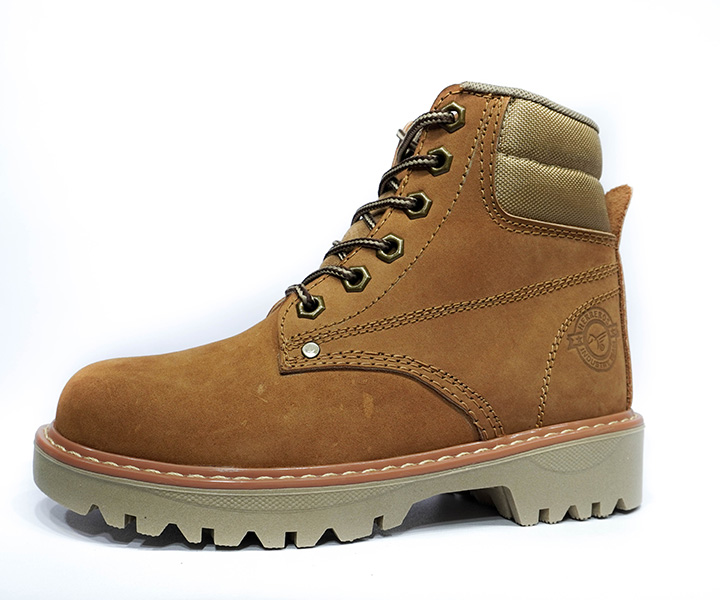 Bota Outdoor Tauro W color avellana opaco para mujer - 1569